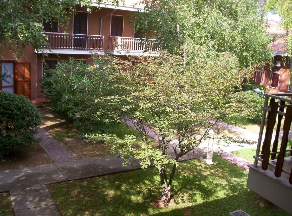 Cond Giardino Apartment Lignano Sabbiadoro Ngoại thất bức ảnh
